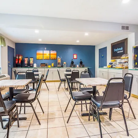 Days Inn By Wyndham Raleigh Glenwood-Crabtree-2