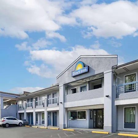 Days Inn By Wyndham Raleigh Glenwood-Crabtree-3